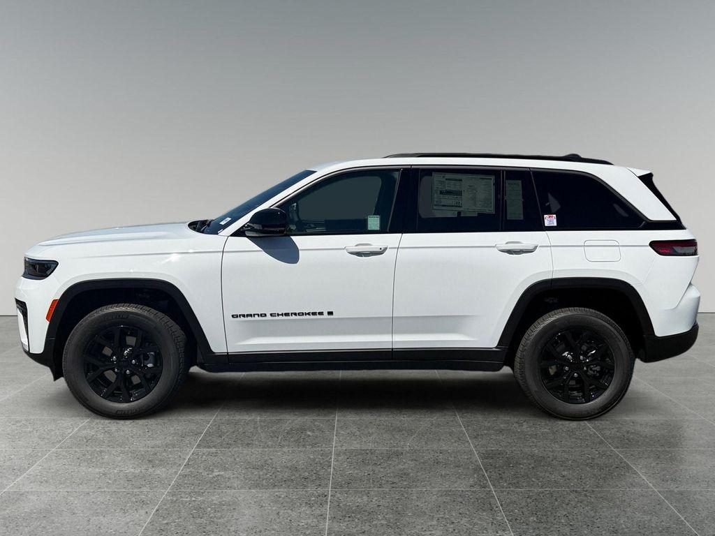 new 2026 Jeep Grand Cherokee car, priced at $48,075
