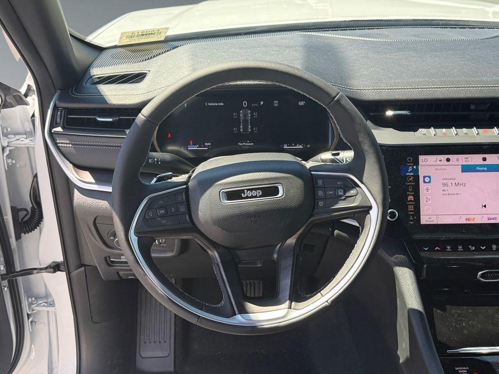 new 2026 Jeep Grand Cherokee car, priced at $48,075