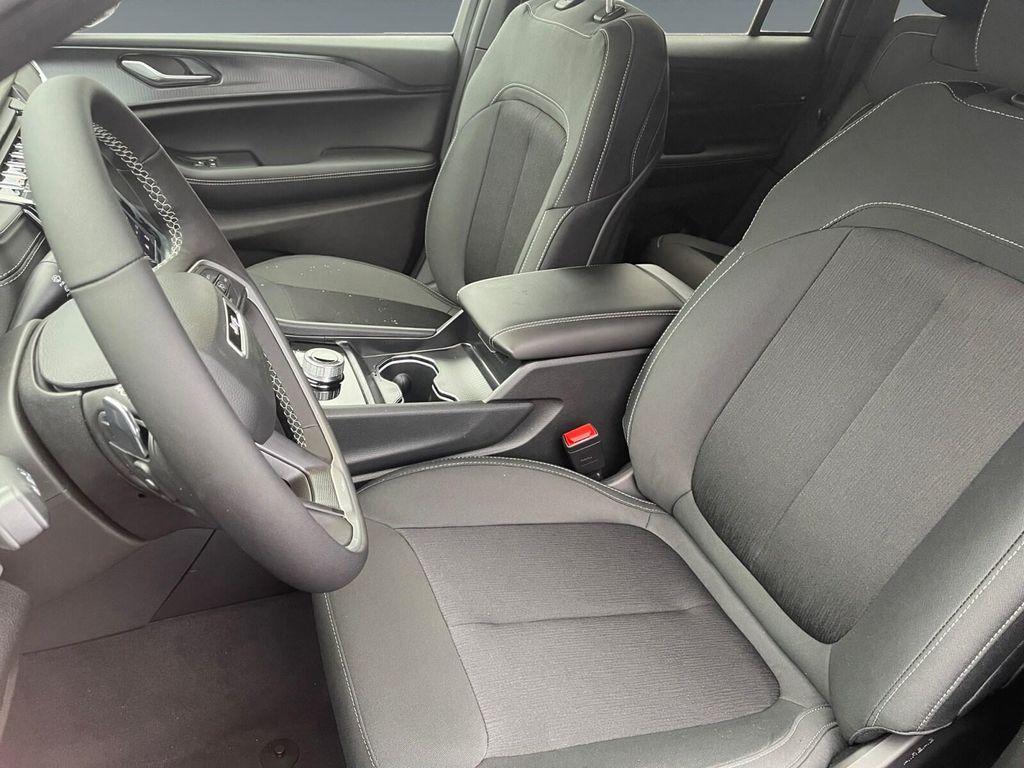 new 2026 Jeep Grand Cherokee car, priced at $42,710