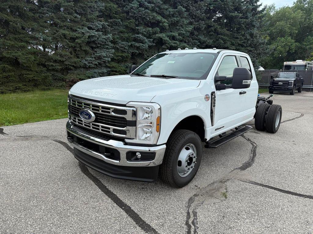 new 2025 Ford F-350 car, priced at $75,460