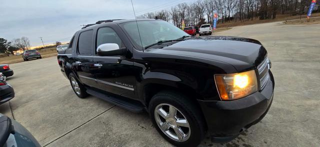 used 2011 Chevrolet Avalanche car, priced at $13,950