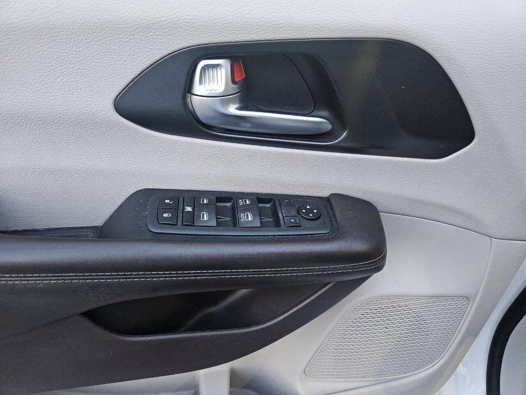 used 2020 Chrysler Pacifica car, priced at $14,500