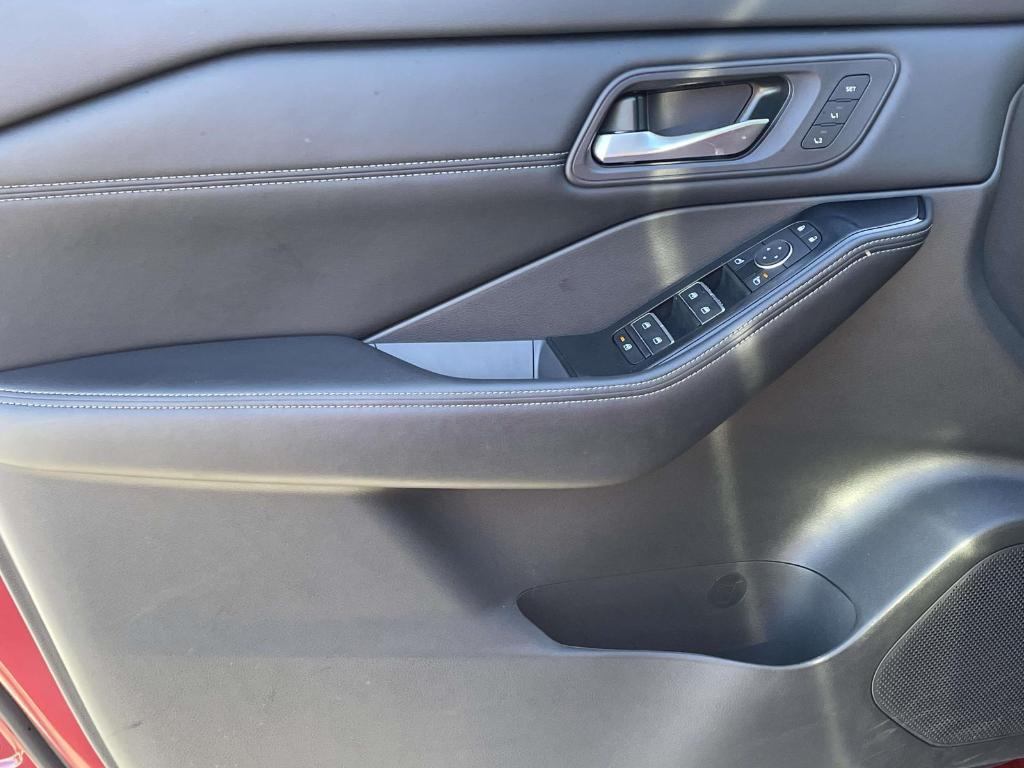 used 2024 Nissan Rogue car, priced at $28,656