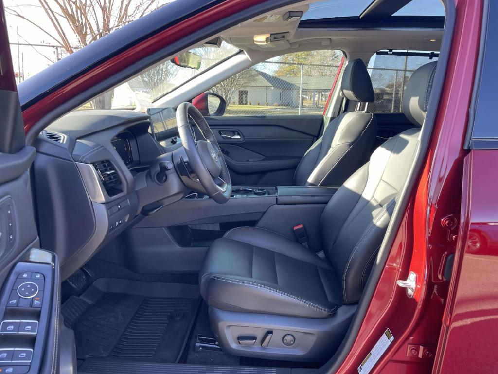 used 2024 Nissan Rogue car, priced at $28,656