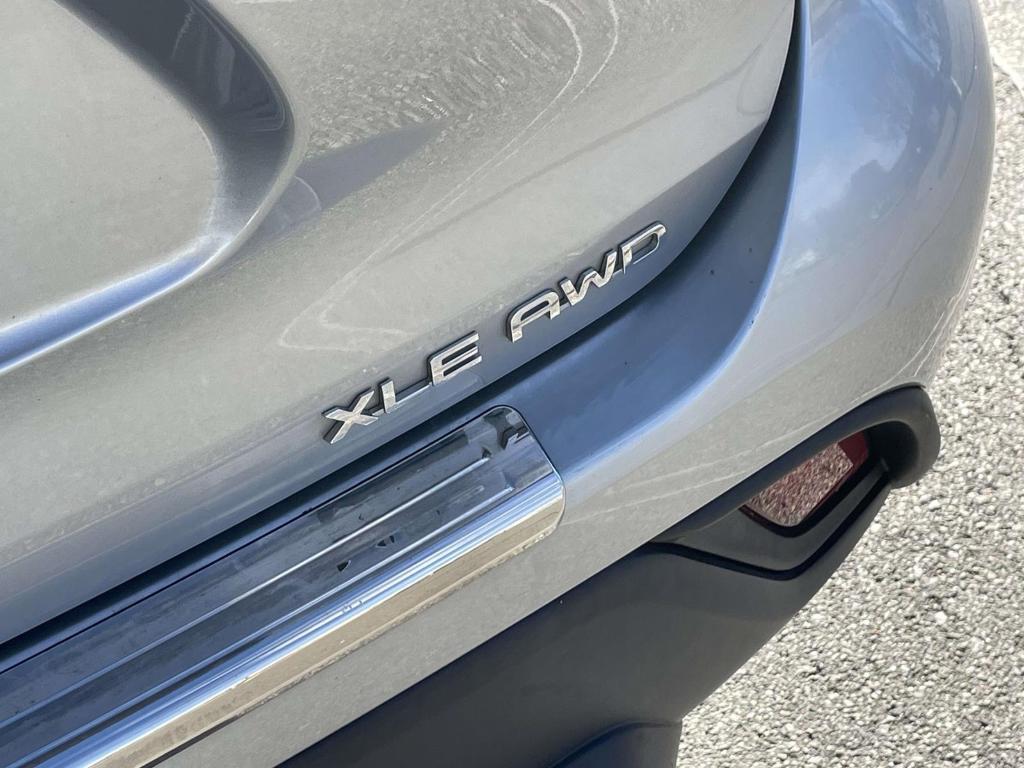 used 2020 Toyota Highlander car, priced at $23,499