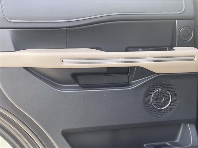 used 2024 Ford Expedition car, priced at $59,368