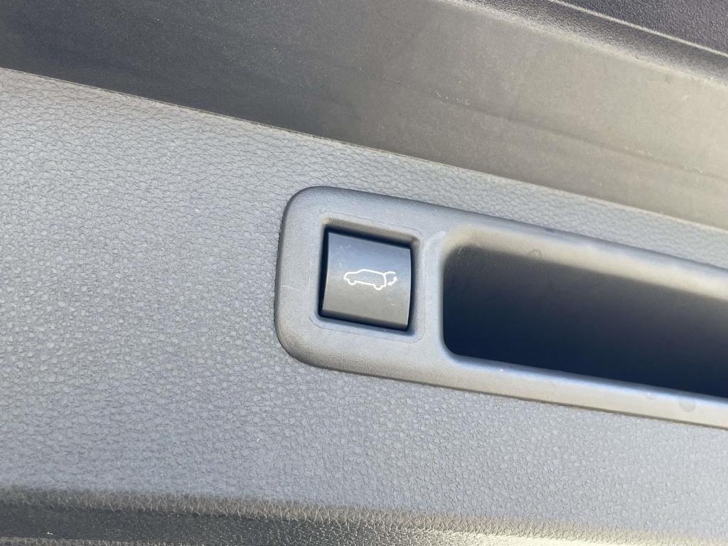 used 2023 Toyota Highlander car, priced at $34,928