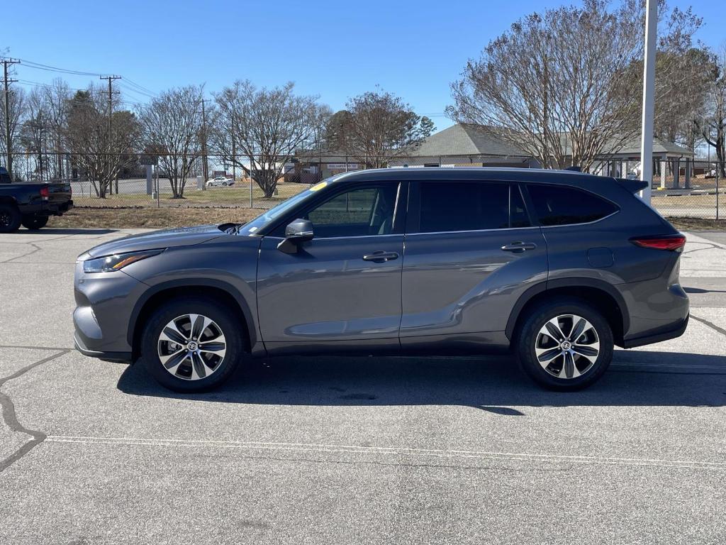 used 2023 Toyota Highlander car, priced at $34,928
