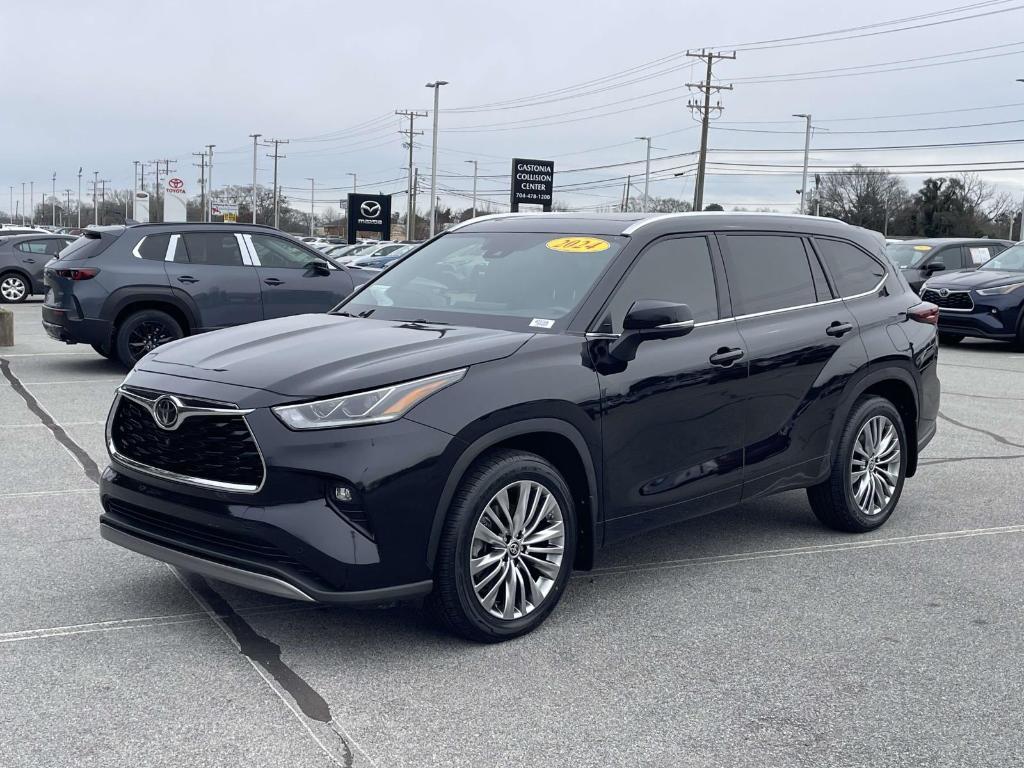 used 2024 Toyota Highlander car, priced at $46,997