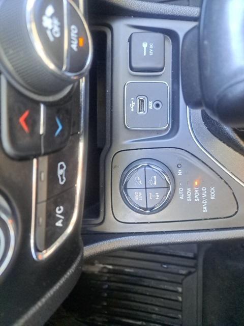 used 2020 Jeep Cherokee car, priced at $18,498