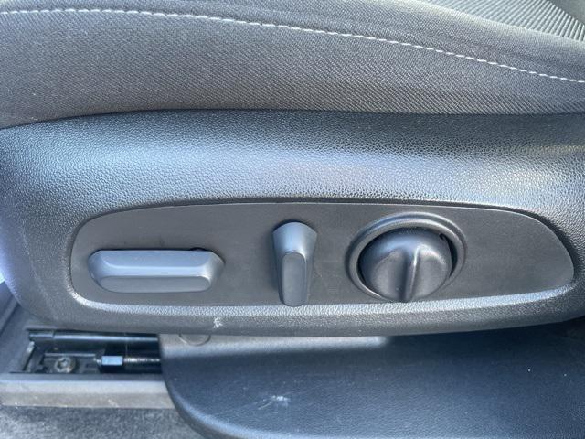 used 2023 Chevrolet Traverse car, priced at $27,830