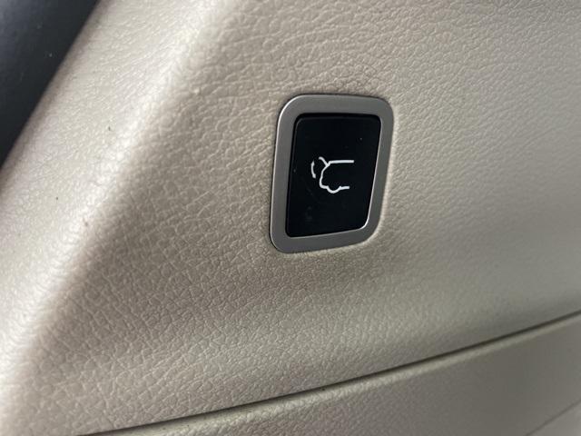 used 2017 Chrysler Pacifica car, priced at $15,988