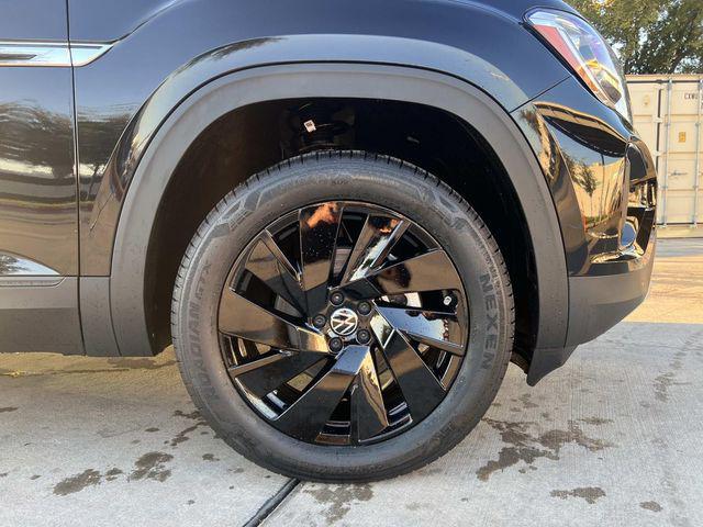 new 2026 Volkswagen Atlas Cross Sport car, priced at $41,539