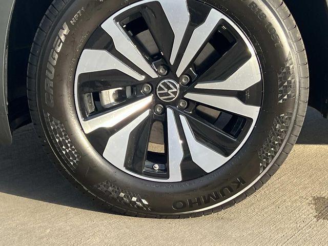 new 2026 Volkswagen Atlas car, priced at $38,169