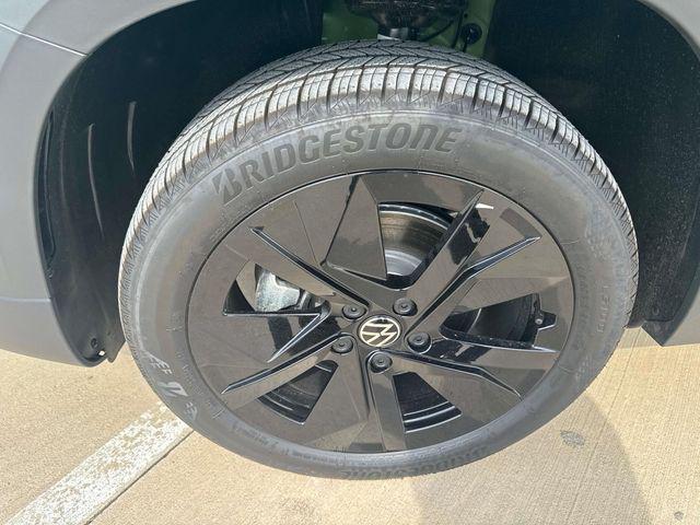 new 2025 Volkswagen Taos car, priced at $26,999