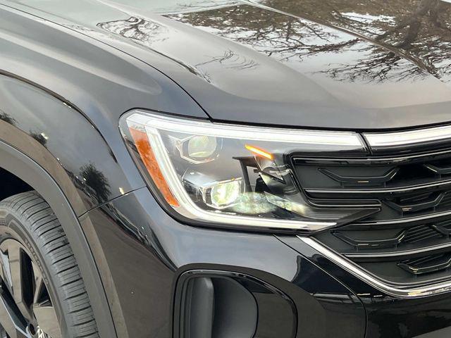 new 2026 Volkswagen Atlas Cross Sport car, priced at $42,975