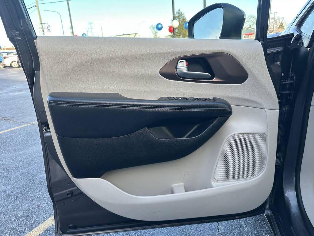 used 2020 Chrysler Voyager car