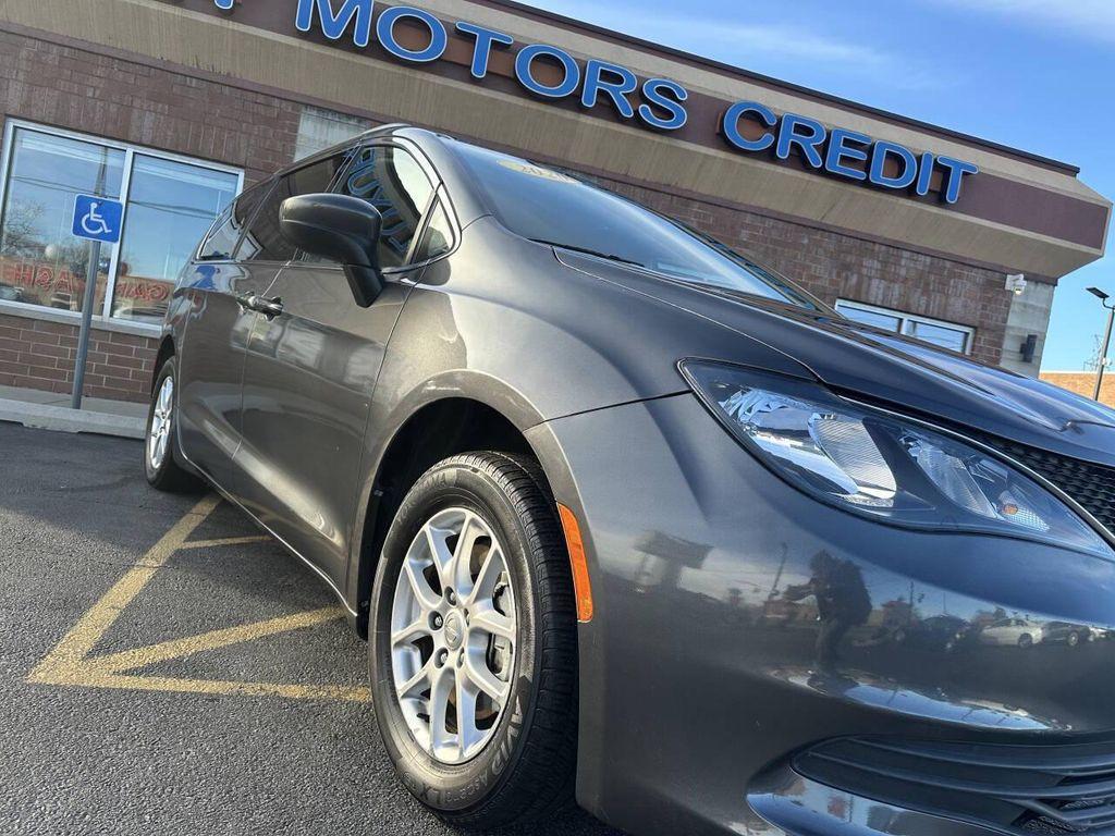 used 2020 Chrysler Voyager car
