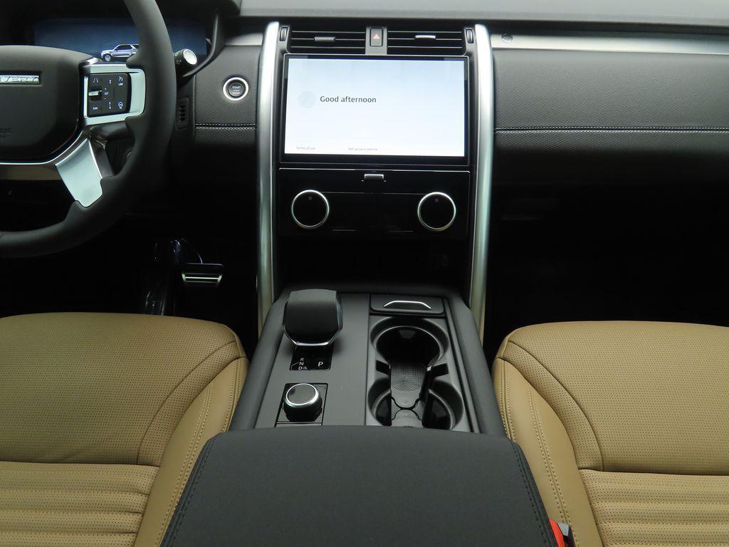 new 2026 Land Rover Discovery car, priced at $76,936