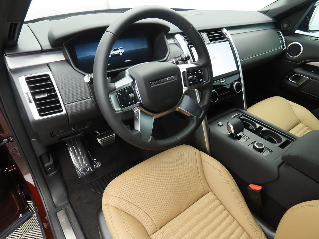 new 2026 Land Rover Discovery car, priced at $76,936