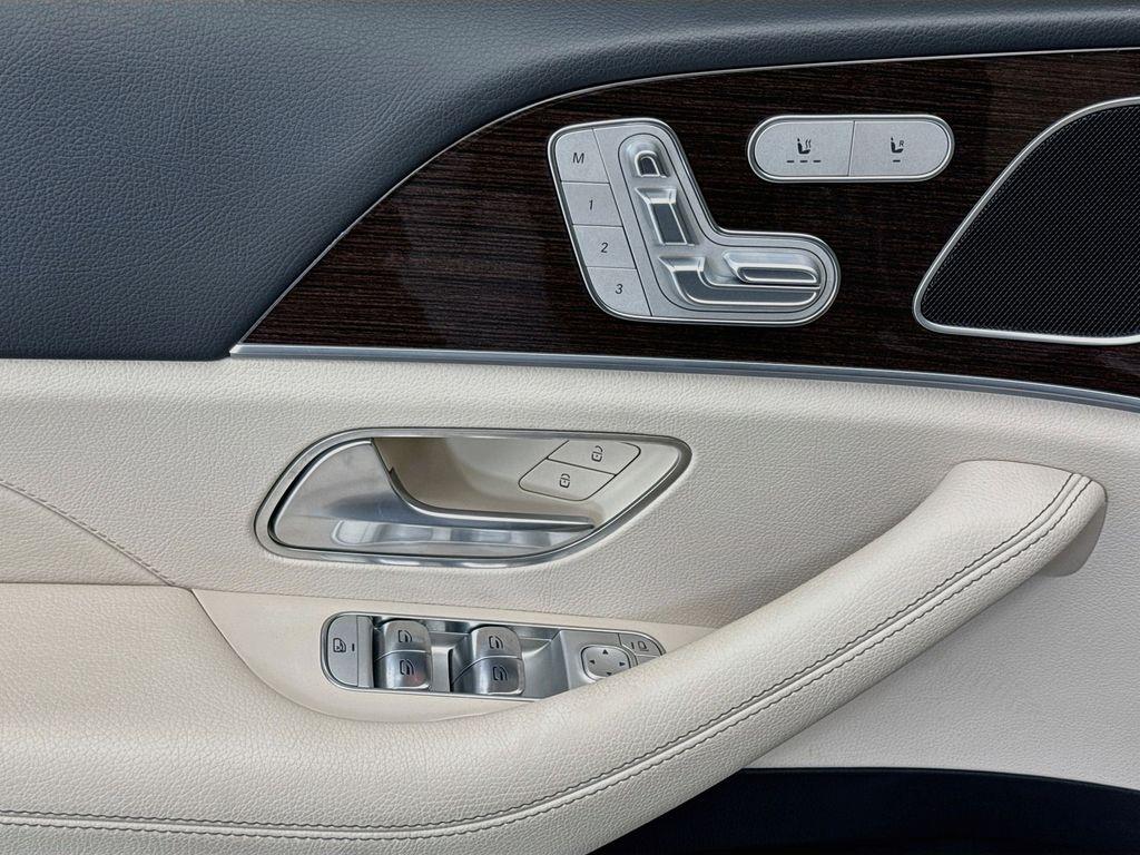 Mercedes-Benz GLE view 22