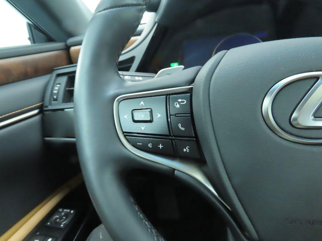used 2022 Lexus ES 300h car, priced at $34,093