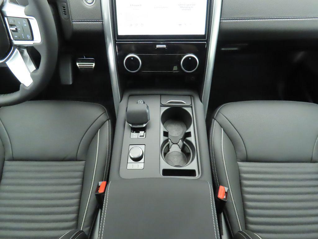 used 2024 Land Rover Discovery car, priced at $57,878