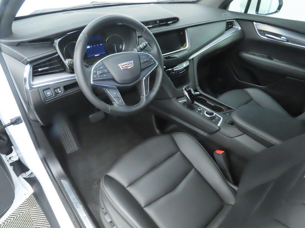 used 2021 Cadillac XT5 car, priced at $25,983