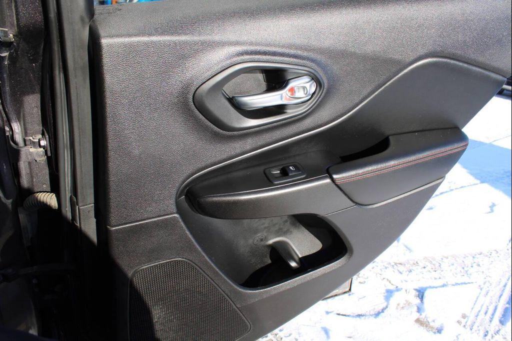 used 2020 Jeep Cherokee car, priced at $8,999