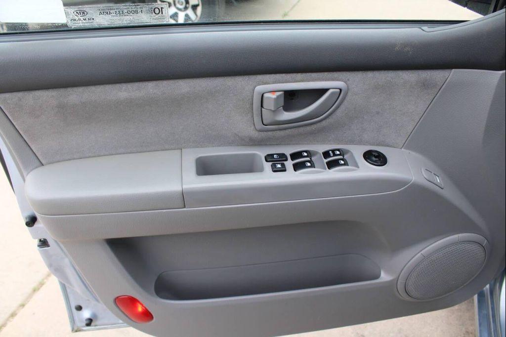 used 2008 Kia Sorento car, priced at $900