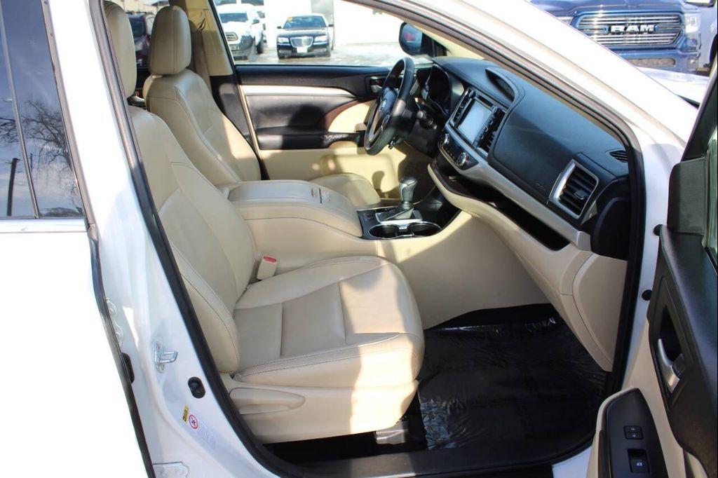 used 2015 Toyota Highlander car, priced at $10,900