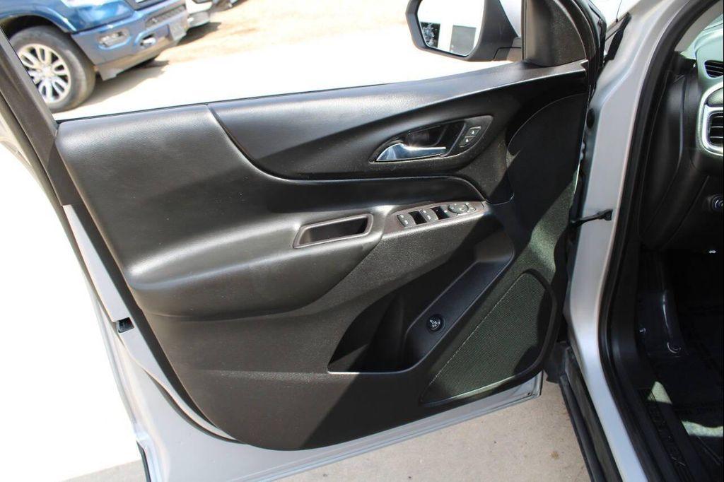 used 2022 Chevrolet Equinox car, priced at $9,999