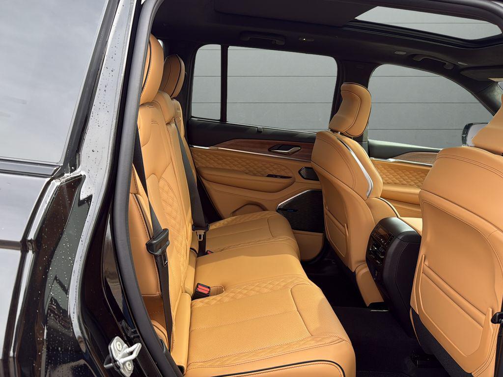 new 2026 Jeep Grand Cherokee car, priced at $60,047