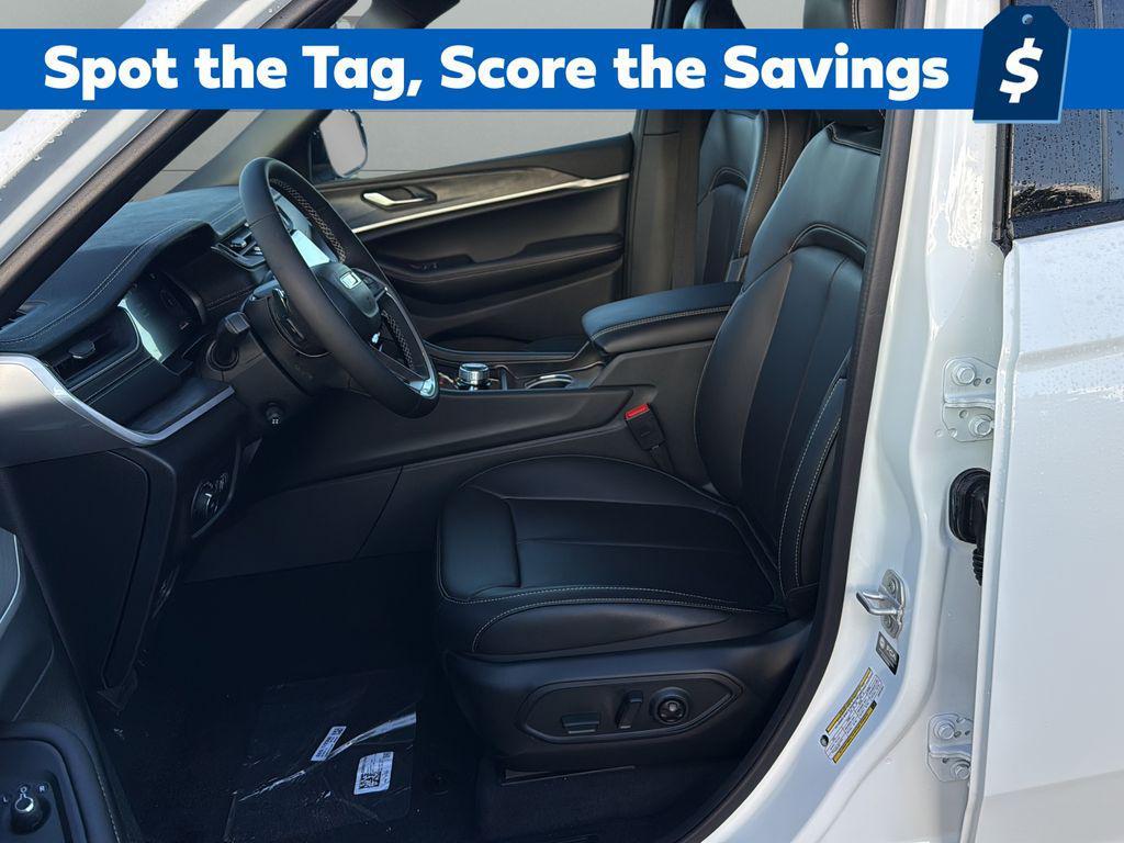 new 2025 Jeep Grand Cherokee car, priced at $47,325