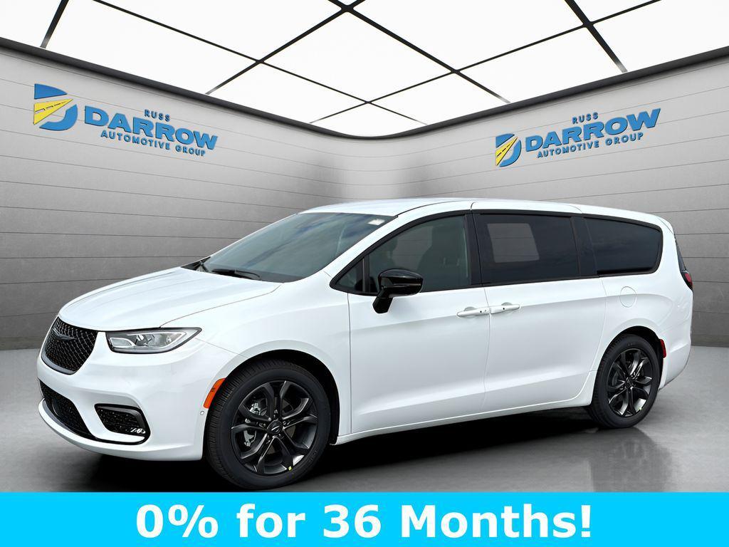 new 2026 Chrysler Pacifica car, priced at $38,983