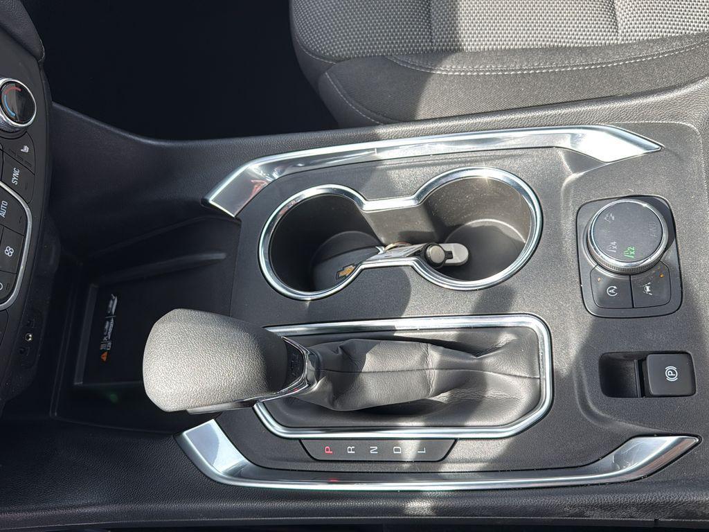 used 2022 Chevrolet Traverse car, priced at $28,876