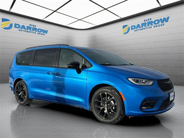 new 2026 Chrysler Pacifica car, priced at $46,467