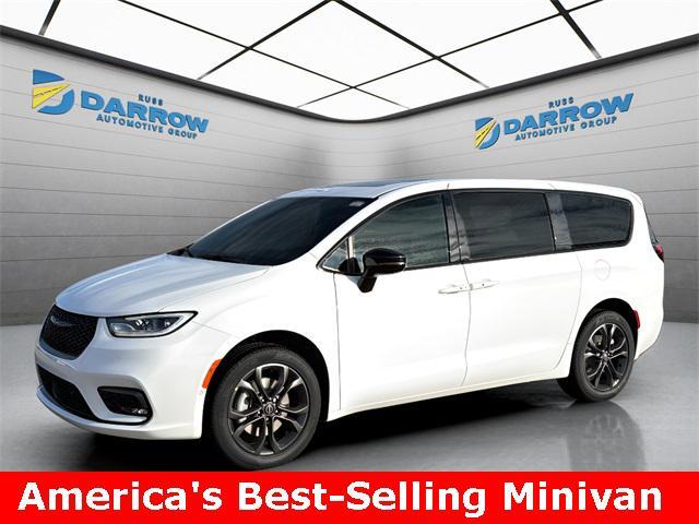 new 2026 Chrysler Pacifica car, priced at $48,722