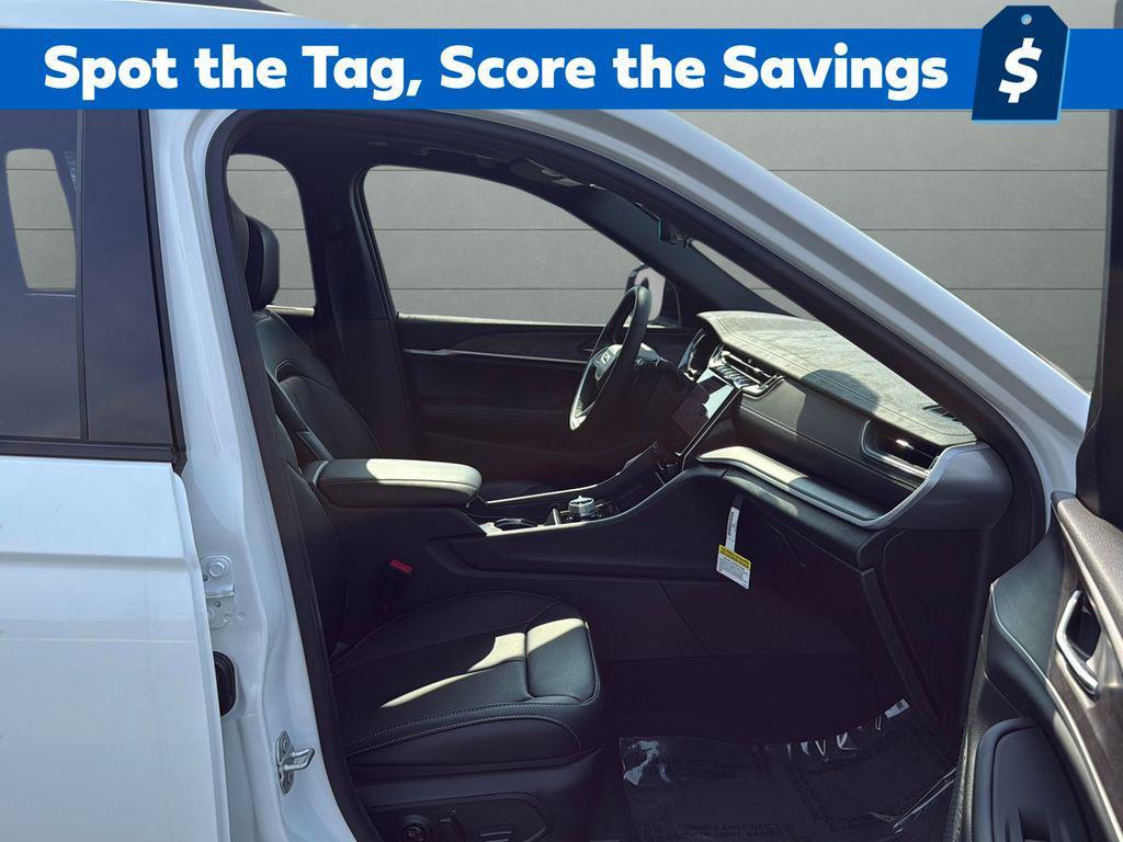 new 2025 Jeep Grand Cherokee car, priced at $47,812