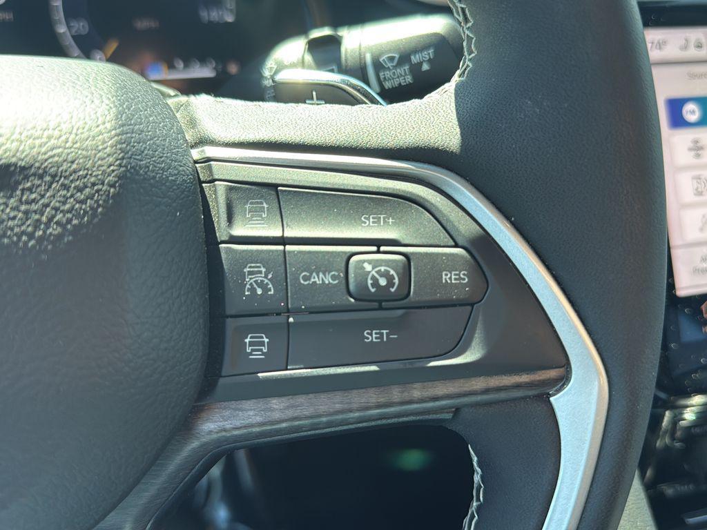 used 2024 Jeep Grand Cherokee car, priced at $37,015