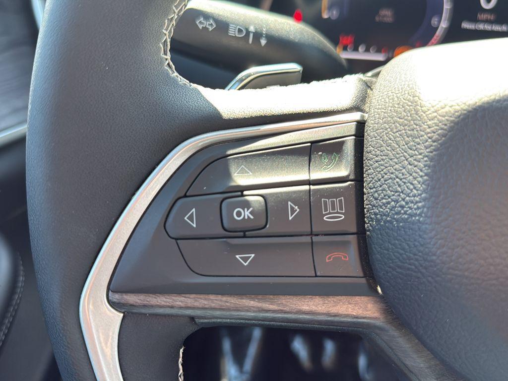 used 2024 Jeep Grand Cherokee car, priced at $37,015