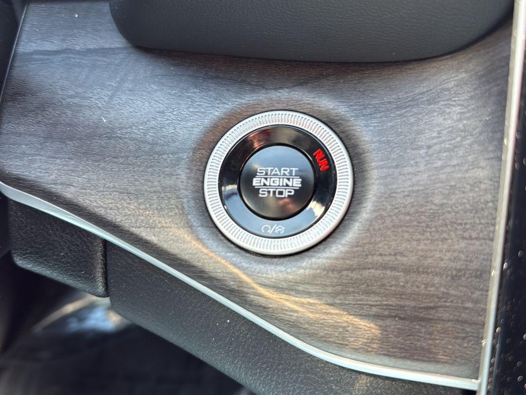used 2024 Jeep Grand Cherokee car, priced at $37,015