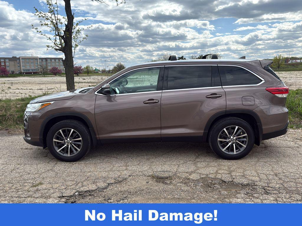 used 2019 Toyota Highlander car, priced at $27,144