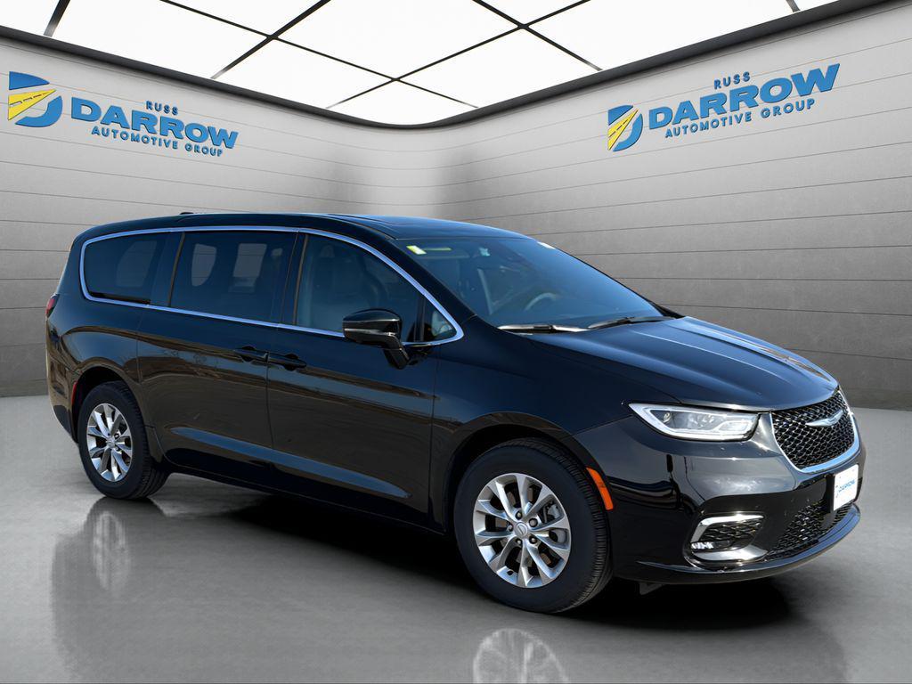 used 2025 Chrysler Pacifica car, priced at $39,493
