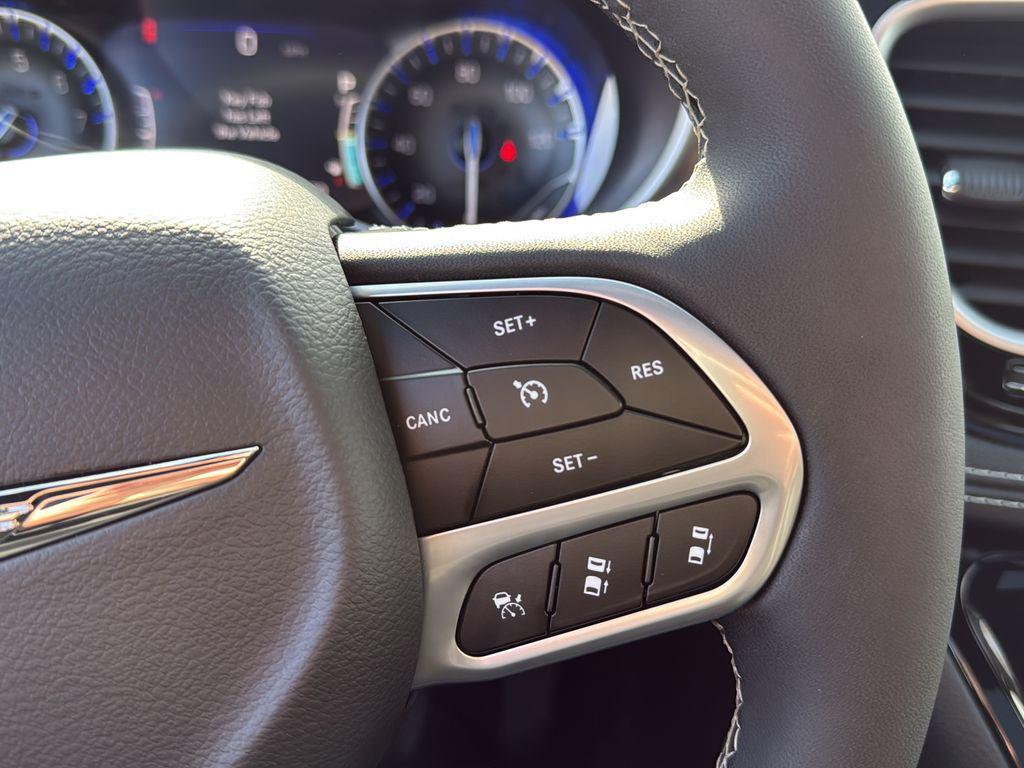 used 2025 Chrysler Pacifica car, priced at $39,493