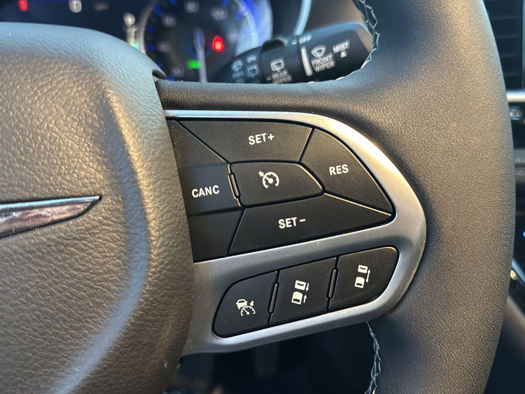 used 2025 Chrysler Pacifica car, priced at $37,998
