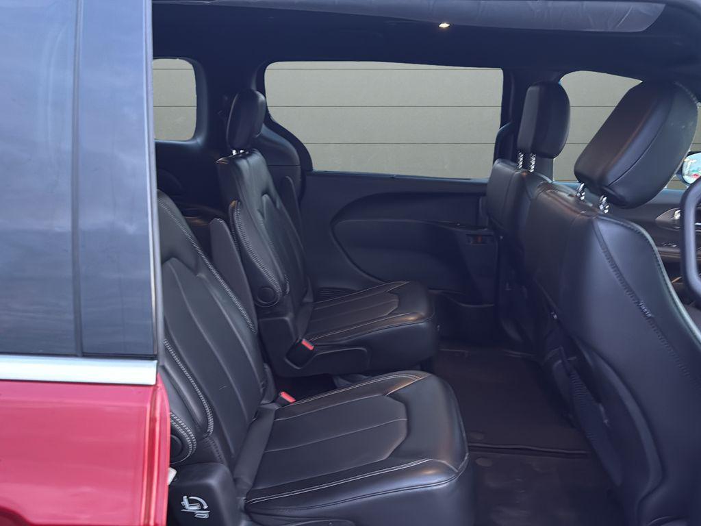 used 2025 Chrysler Pacifica car, priced at $37,998