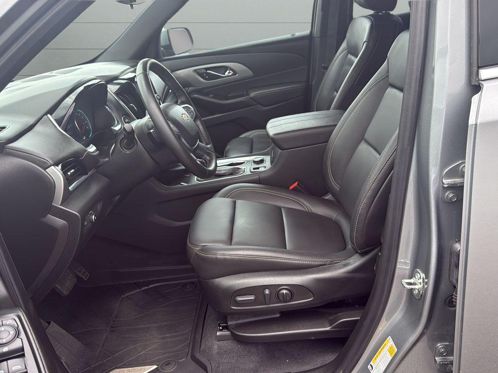 used 2023 Chevrolet Traverse car, priced at $36,375