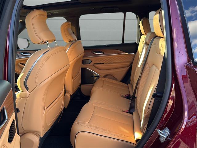 new 2025 Jeep Grand Cherokee car, priced at $67,997