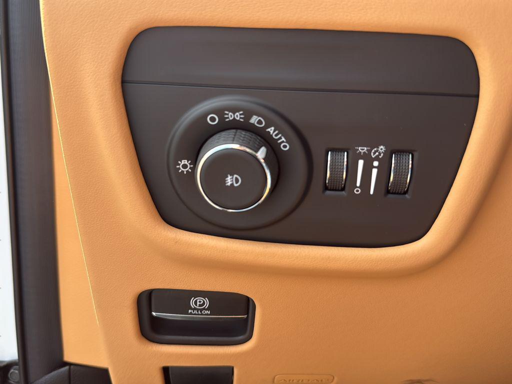 new 2026 Jeep Grand Cherokee car, priced at $67,085